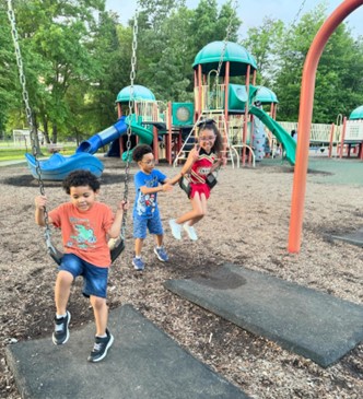 6 Fun Ways to Support Your Kids’ Social and Emotional Learning This Summer (in English and Spanish)